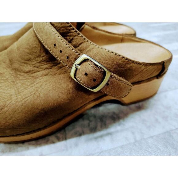 DANSKO BROWN LEATHER BUCKLED MULE SIZE 39 /US 8.5-9 PRE-LOVED - Picture 2 of 12